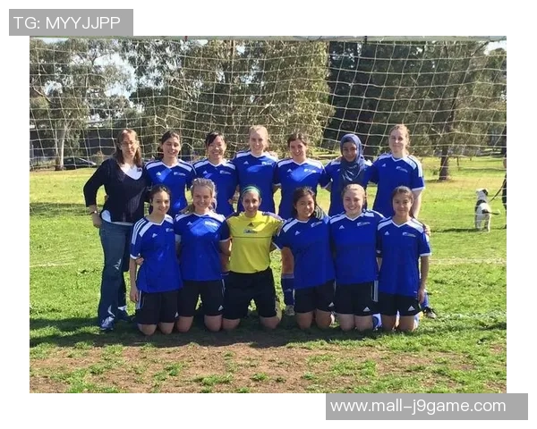 足球场上的另类风潮为何不穿内裤成为新时尚引发热议 足球场上的另类风潮为何不穿内裤成为新时尚引发热议