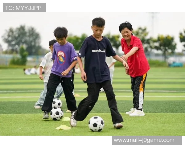 足球室内课程设计与教学方法探讨提升青少年足球技能的有效策略